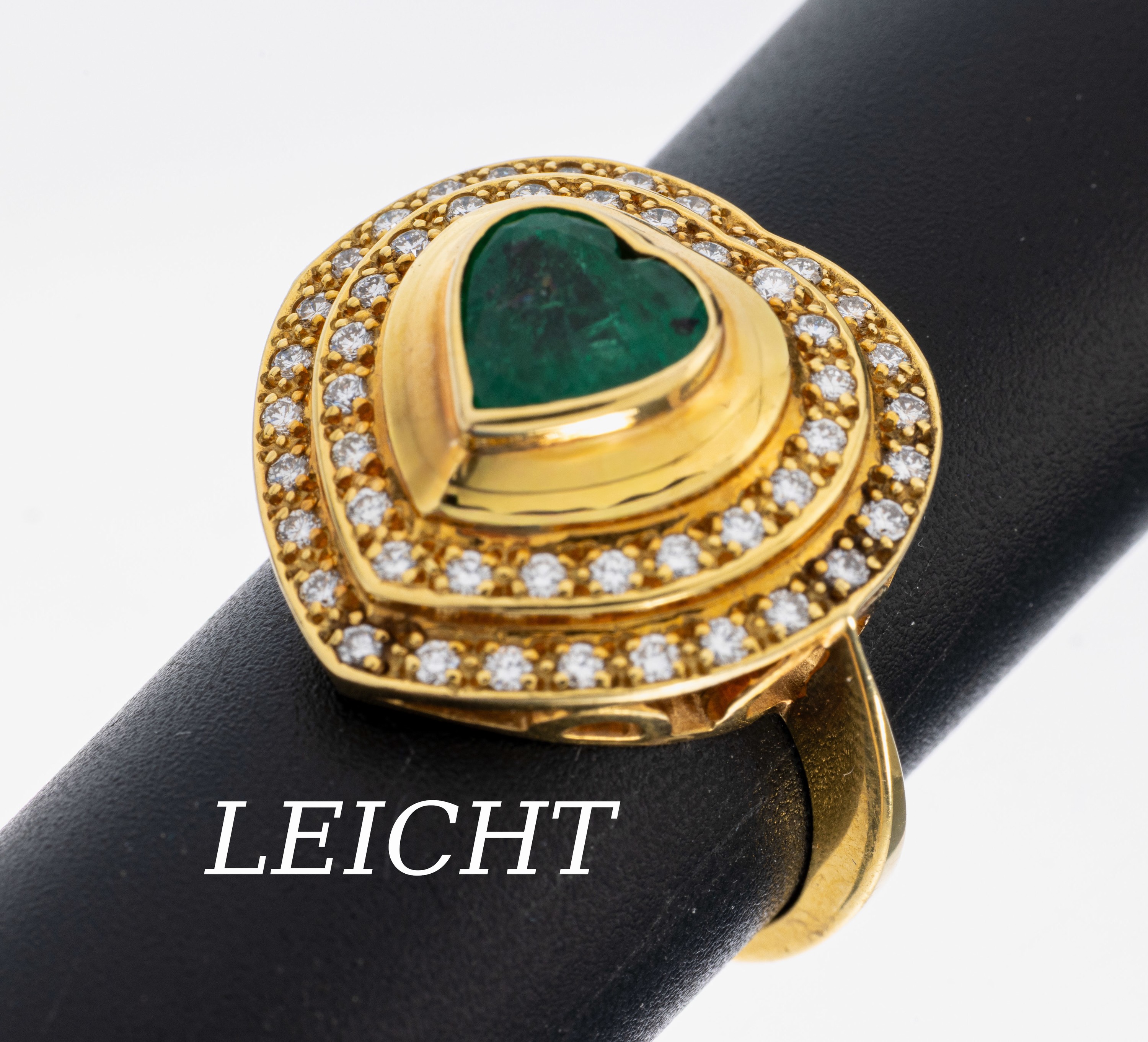 Image 26982957 - 18 kt Gold LEICHT Smaragd-Brillant-Ring, GG750/000, facett. Smaragd-Herz ca. 1.30 ct, ...