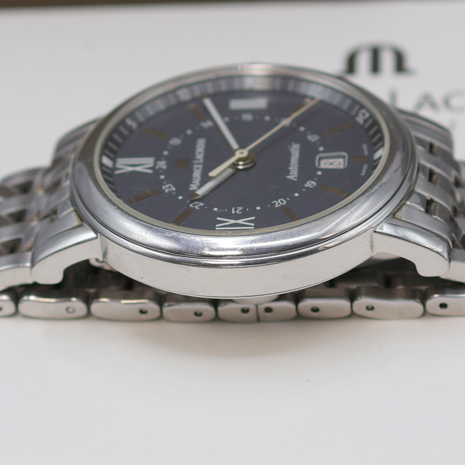 Detail f: MAURICE LACROIX Les Classiques Herrenarmbanduhr Referenz LC6018, Schweiz um 2010, Automatik, Edelstahlgeh., Boden aufgedr., orig. Gliederband m. ...