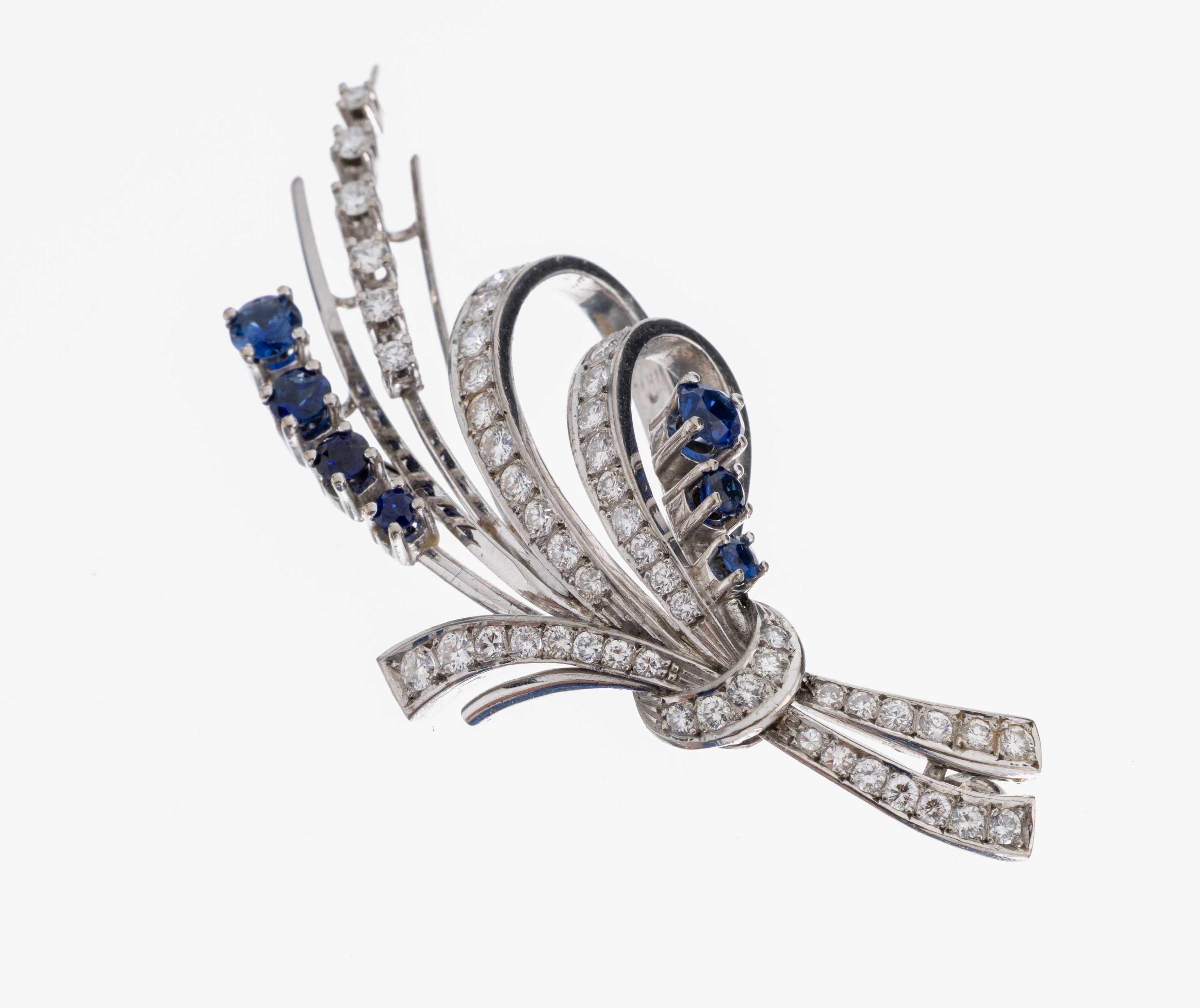 Image 26982992 - 14 kt Gold Saphir-Brillant-Brosche, WG 585/000, 7 rundfacett. Saphire zus. ca. 0.20 ct, ...