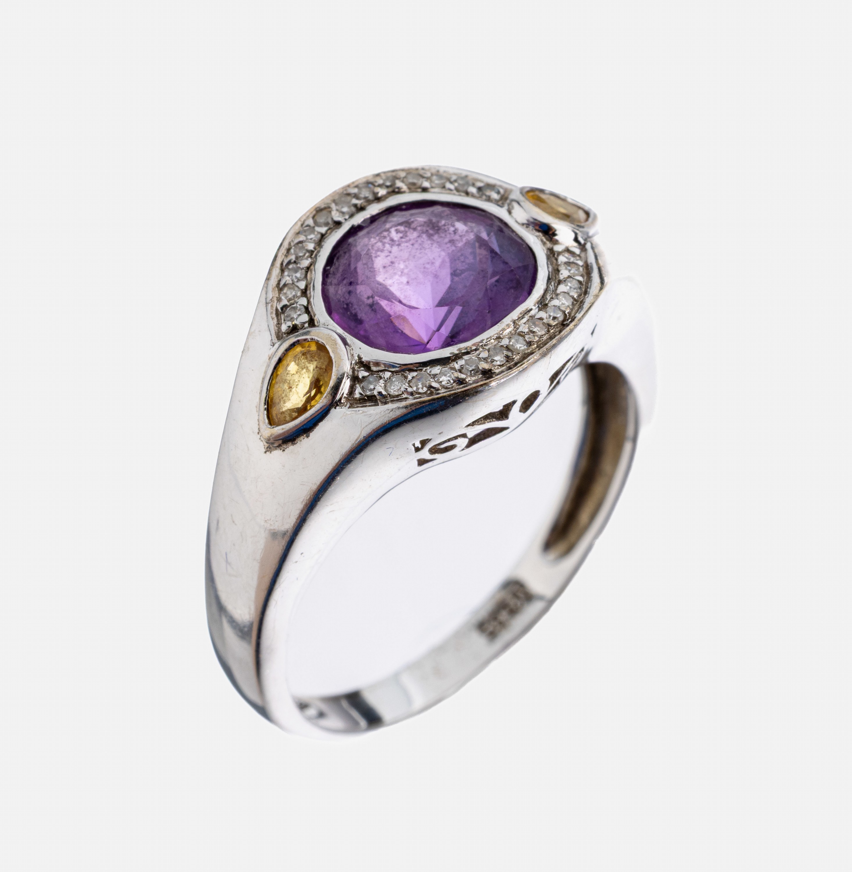 14 kt Gold Amethyst-Citrin-Diamant-Ring, WG585/000, rundfacett. Amethyst ca. 1.80 ct, 2 Citrin-Tropfen zus. ca. 0.20 ct, 26 8/8- Diamanten zus. ca. ...