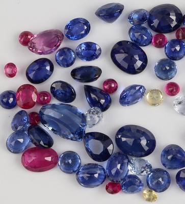 26983187b - Lot lose facett. Edelsteine, zus. 21.78 ct, überwiegend Saphire in versch. Farben ...