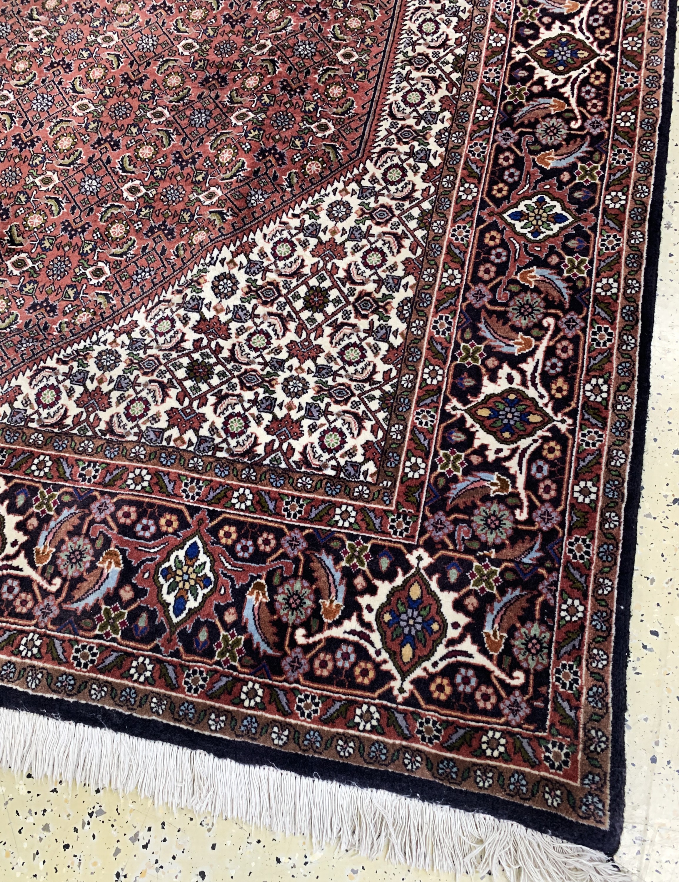 Detail d: Bidjar fein, Persien, Ende 20.Jhd, Korkwolle auf Baumwolle, ca. 255 x 246 cm, EHZ: 2