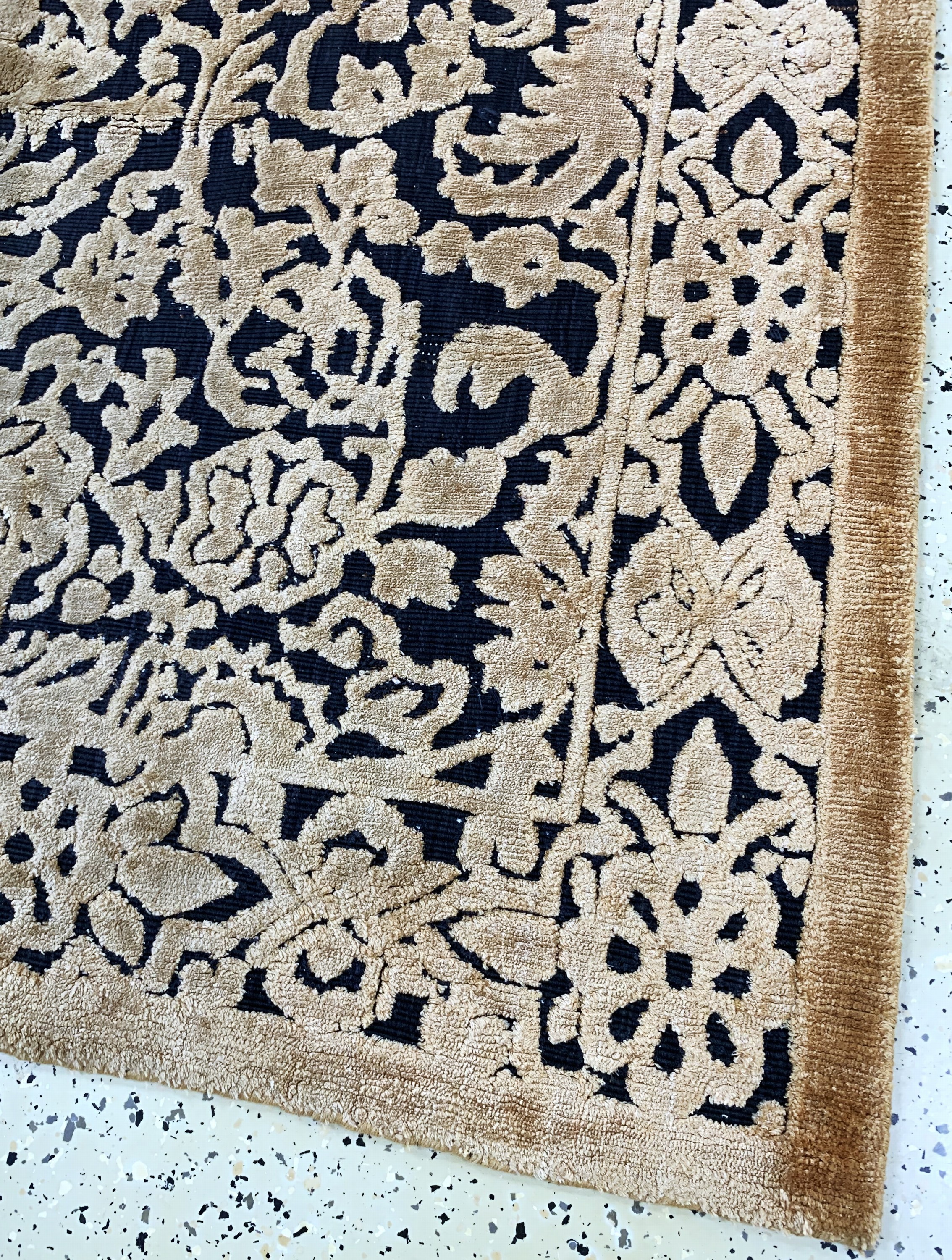 Detail a: Seiden Nepal"Relief", Ende 20.Jhd, Seide auf Baumwolle, ca. 190 x 138 cm, EHZ: 2