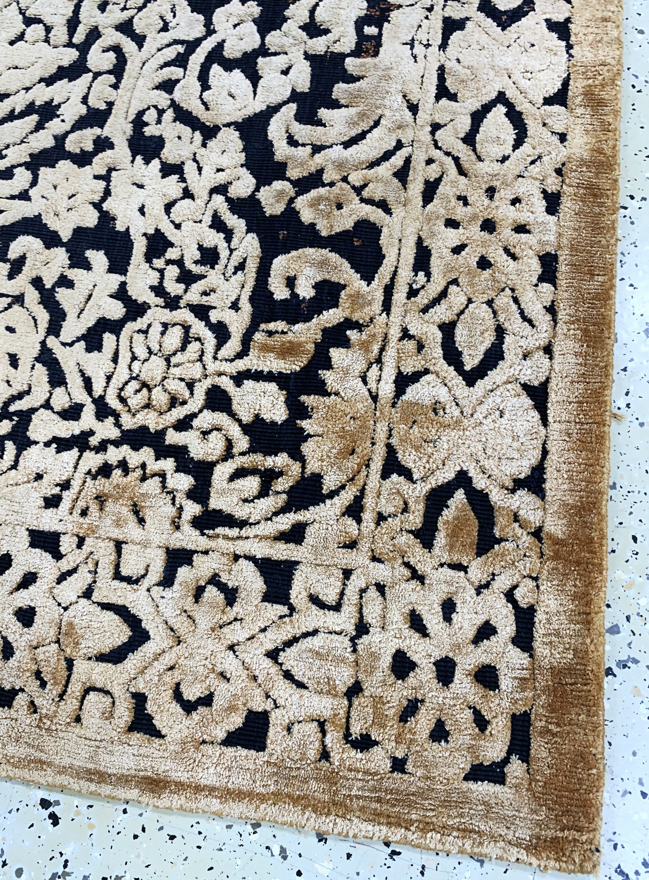 Detail d: Seiden Nepal"Relief", Ende 20.Jhd, Seide auf Baumwolle, ca. 190 x 138 cm, EHZ: 2