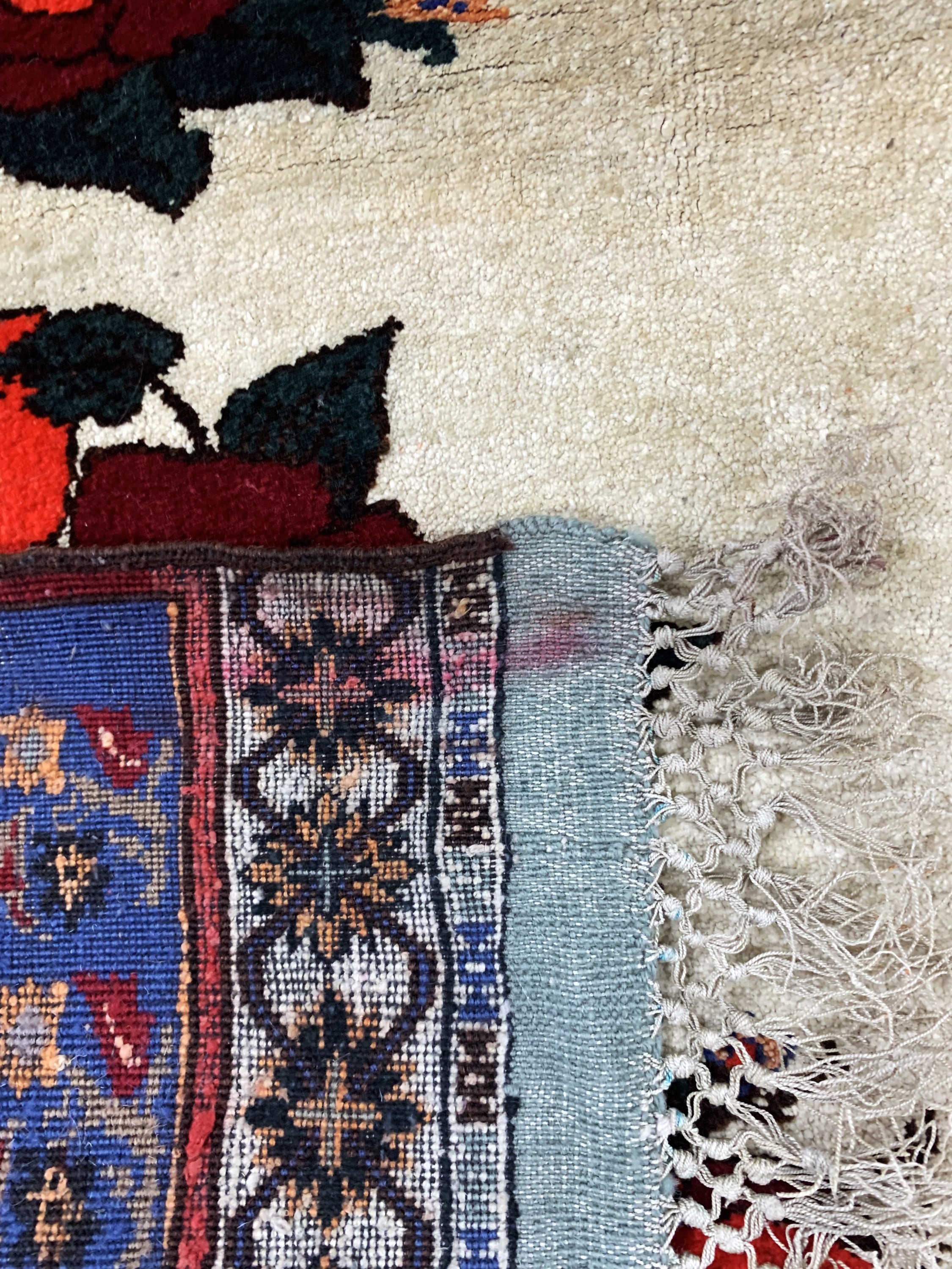 Detail f: Mauri fein"Seidengrund", Afghanistan, Mitte20.Jhd, Seide mit Wolle auf Seide, ca. 176 x 116 cm, EHZ: 2