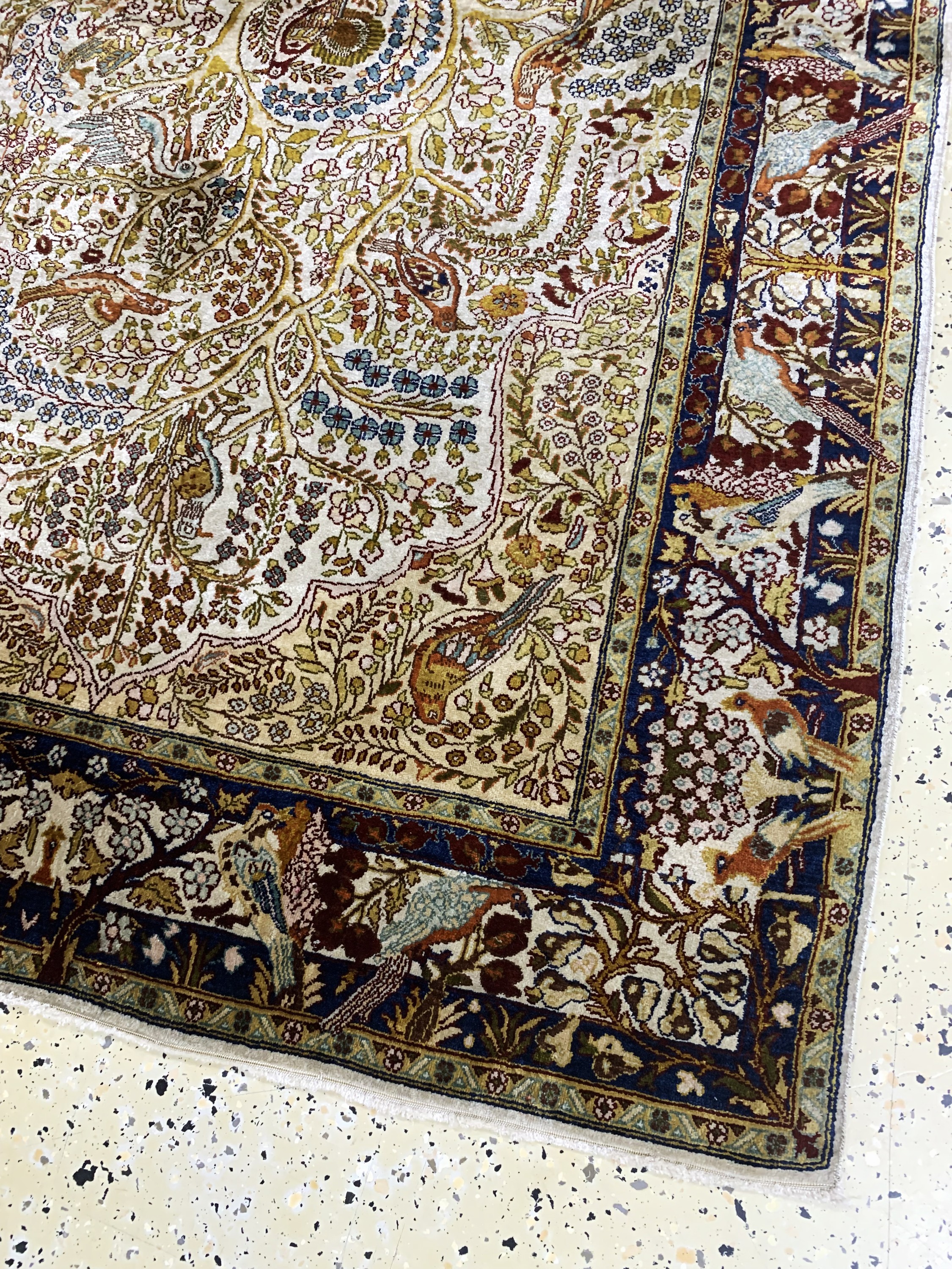 Detail e: Keschan Seide fein, Ägypten, Anfang 20.Jhd,reine Naturseide, ca. 157 x 102 cm, EHZ: 2