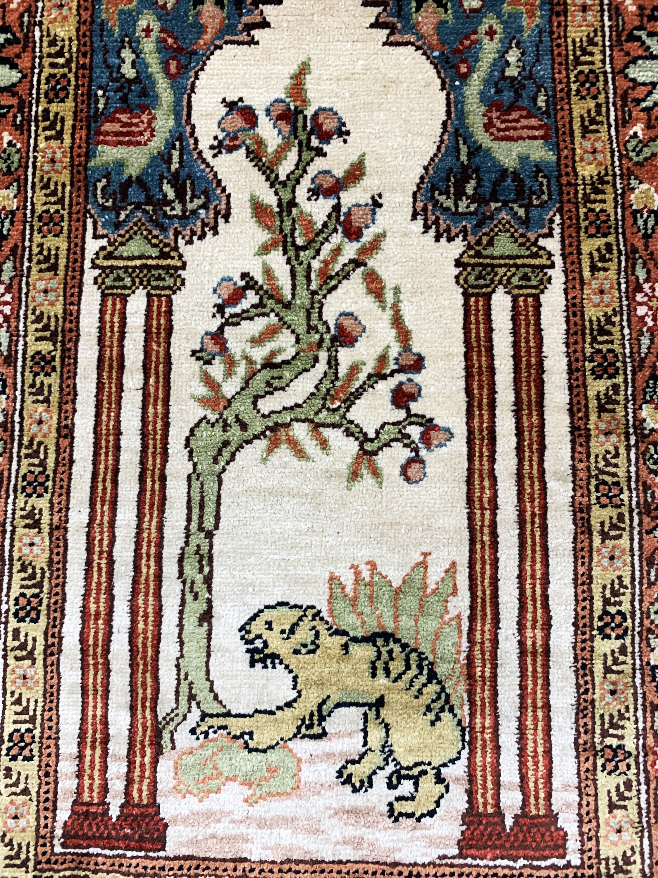 Detail c: Seiden Kayseri, Türkei, Mitte 20.Jhd, reineNaturseide, ca. 63 x 41 cm, EHZ: 1-2