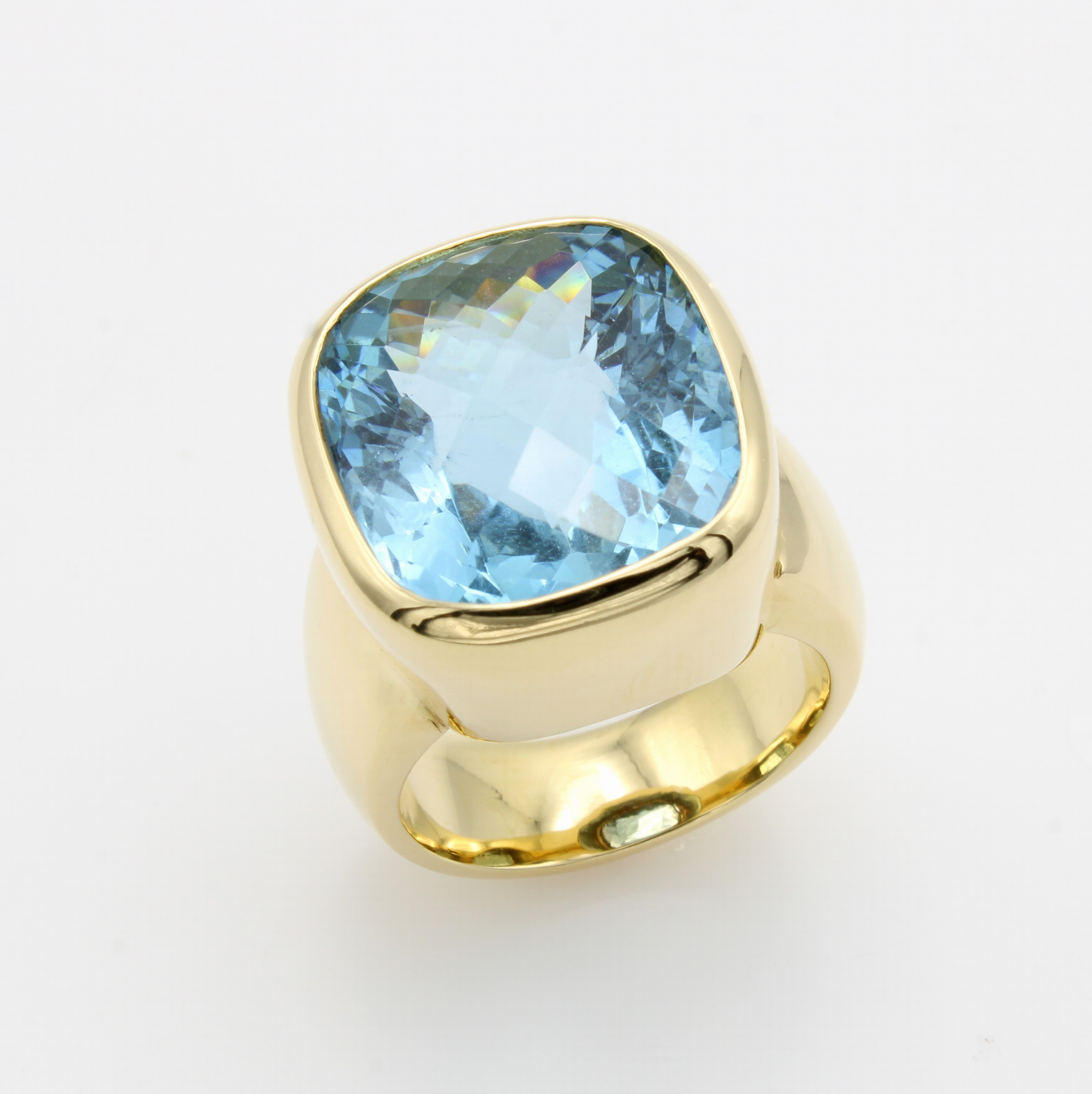 Image 26983743 - Ring mit Aquamarin, GG 750/000, Aquamarin im Schachbrettschliff von leuchtender, ...