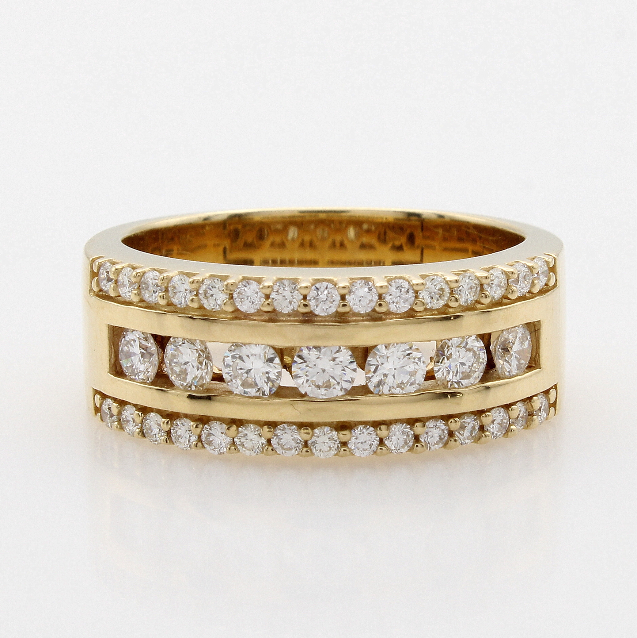 Image 26983751 - Ring mit Brillanten, GG 585/000, 37 Brill. z. T. in Kanalfassung zus. ca. 0.75 ct ...