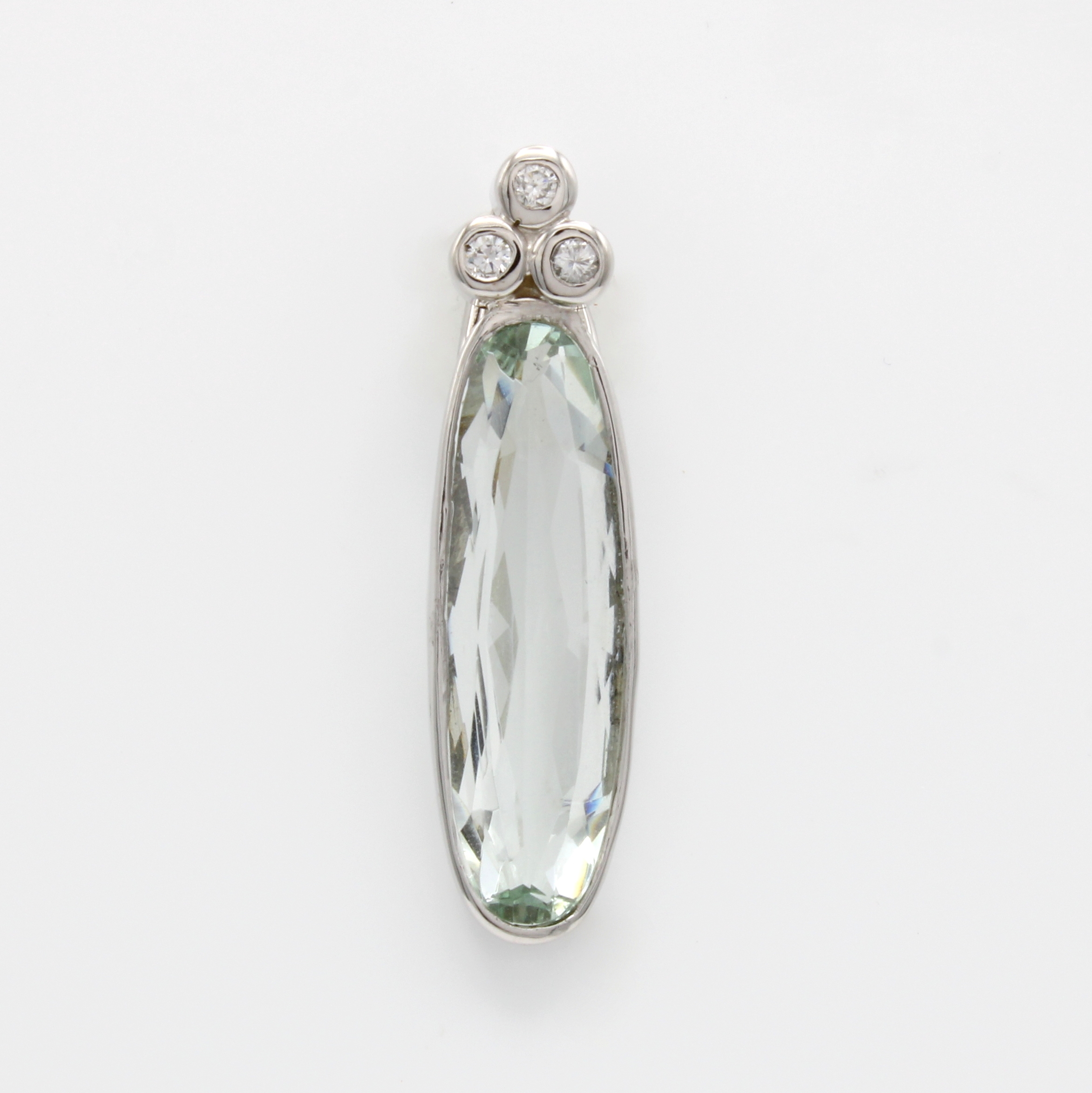 Image 26983763 - Anhänger mit Aquamarin und Brillanten, WG 585/000, ovaler, fac. Aquamarin ca. 5.2 ct, 3 ...