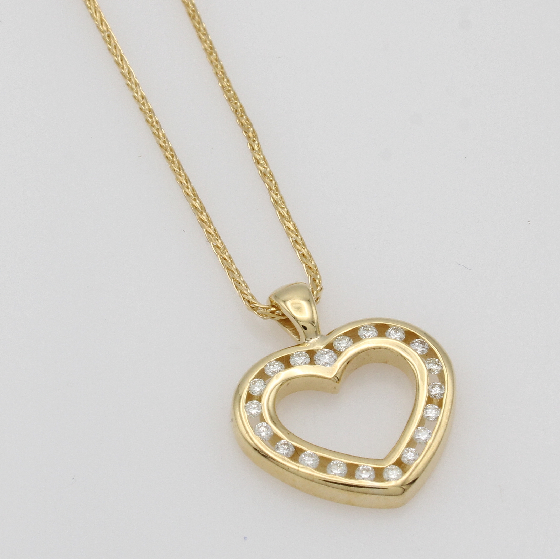 Image 26983773 - Herzanhänger mit Brillanten an Kette, GG 585/000, Brill. zus. ca. 0.20 ct get.Weiß/lu- ...