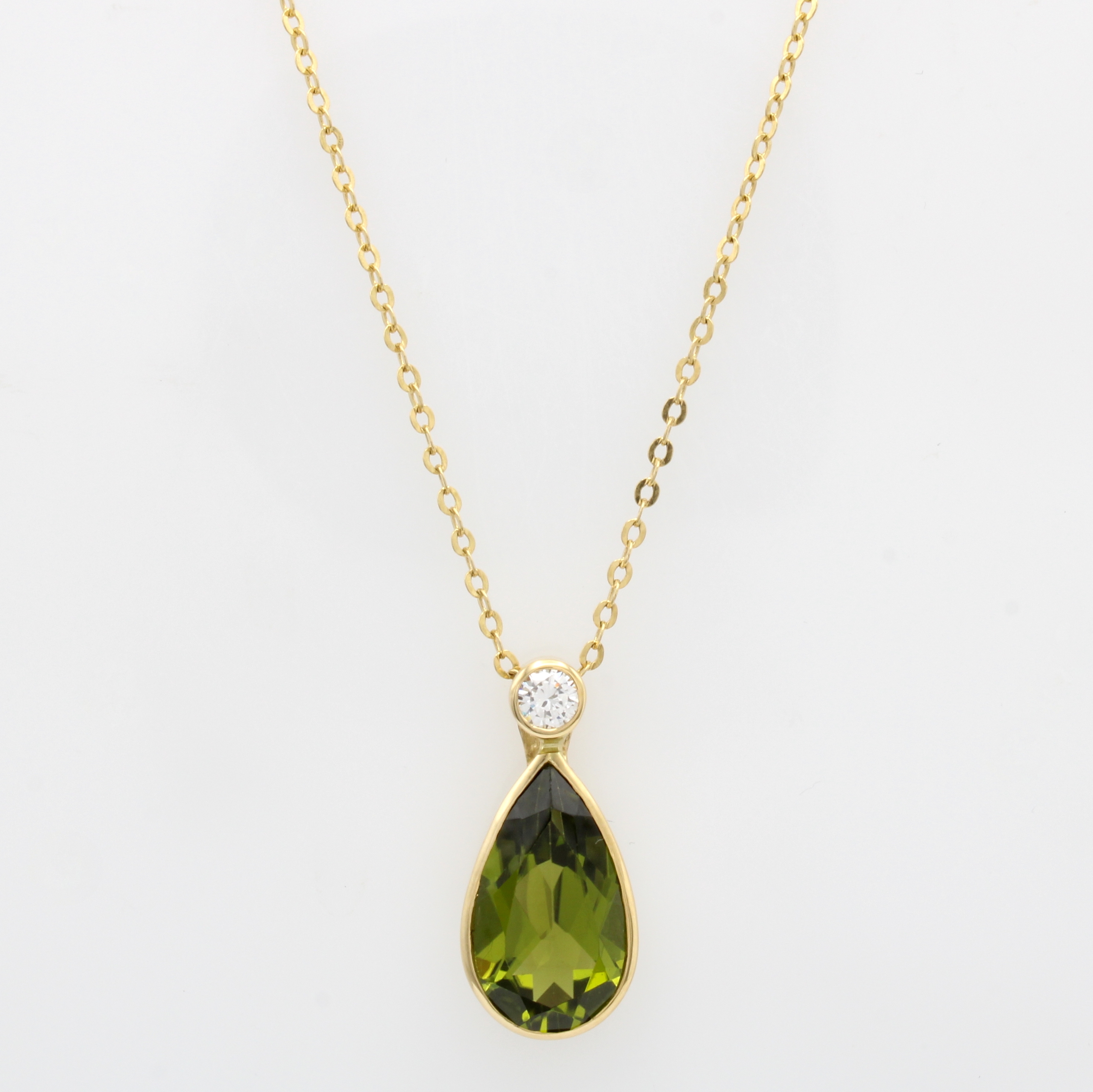 Image 26983786 - Anhänger mit Peridot und Brillant an Kette, GG 750/000, Peridottropfen ca. 8 ct, Brill. ...