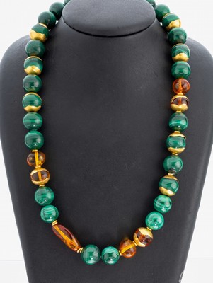 Image 26983707 - 18 kt Gold Malachit Bernstein Collier, GG 750/000, Malachit Kugeln, D. ca. 14 mm, ...