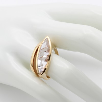 26983730b - Ring mit Bergkristall, RoséG 750/000, navettef. Bergkristall im Buff-Top ca. 3.15 ...