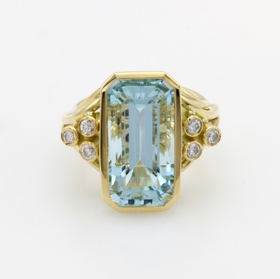 26983753a - Ring mit Aquamarin und Brillanten, GG 750/000, geteilte Ringschiene, achteck. Aquamarin ...