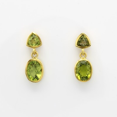 Image Paar Ohrstecker mit Peridots, GG 585/000, 2 triangelförm. u. 2 ovale Peridots zus. ...