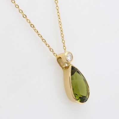 26983786a - Anhänger mit Peridot und Brillant an Kette, GG 750/000, Peridottropfen ca. 8 ct, Brill. ...