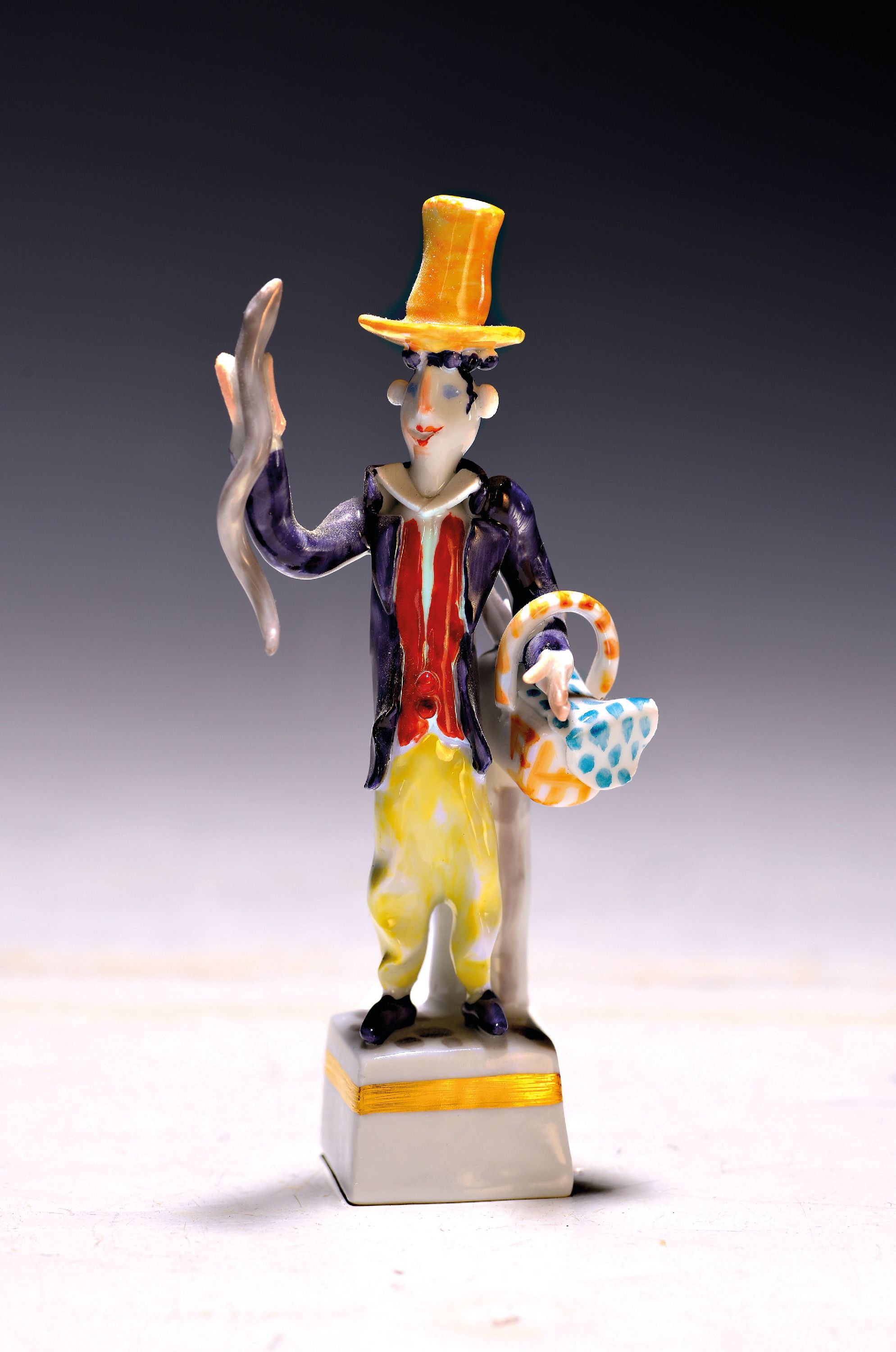Image 26983864 - Kleinplastik/Miniaturfigur, Meissen, Entwurf Peter Strang, Hamburger Stadtoriginal ´Aale ...