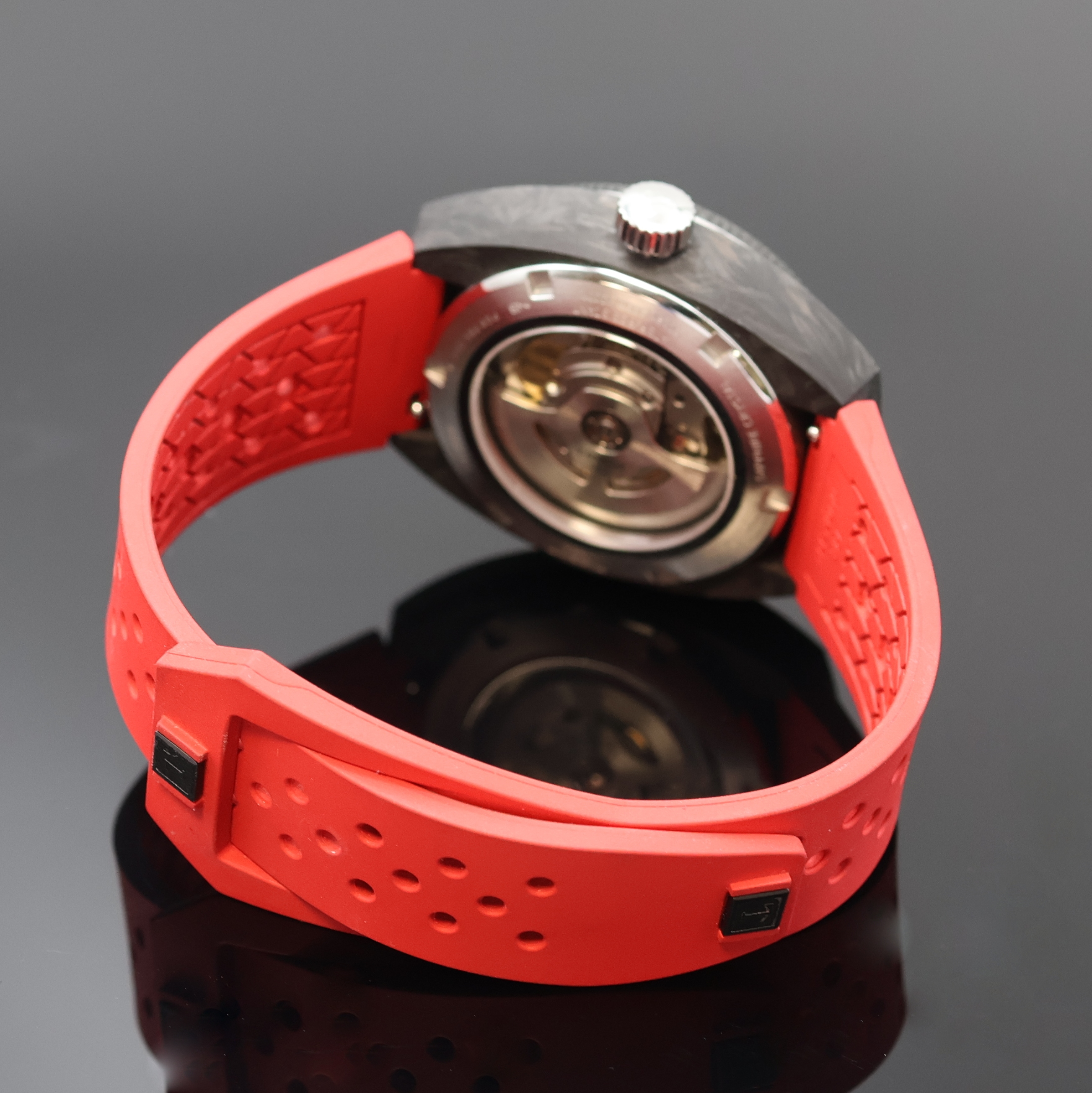 Detail b: TISSOT Powermatic neuwertige Herrenarmbanduhr Referenz T145.407A, Schweiz um 2025, Automatik, beids. vergl. Geh. in Stahl m. schwarz marmoriertem ...
