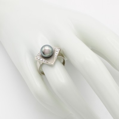 26983809a - Ring mit Tahitizuchtperle und Brillanten "Schöffel", WG 750/000, z.T. ...