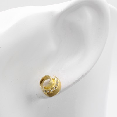 26983831b - Paar Ohrstecker mit Brillanten, GG 750/000, z.T. matt., Brill. zus. ca. 0.12 ct ...