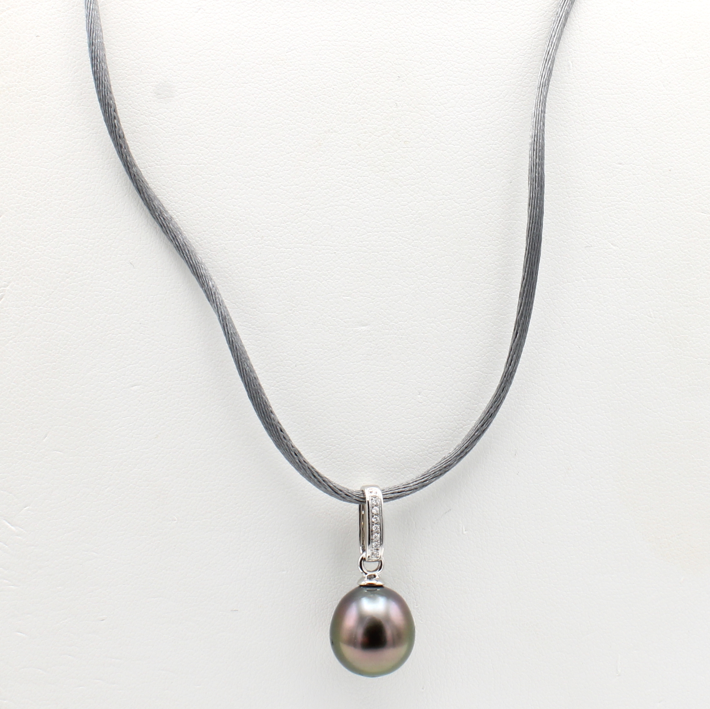 Image 26983918 - Anhänger mit Brillanten und Tahitizuchtperlen an Kordel, Schließe GG 750/000, ...