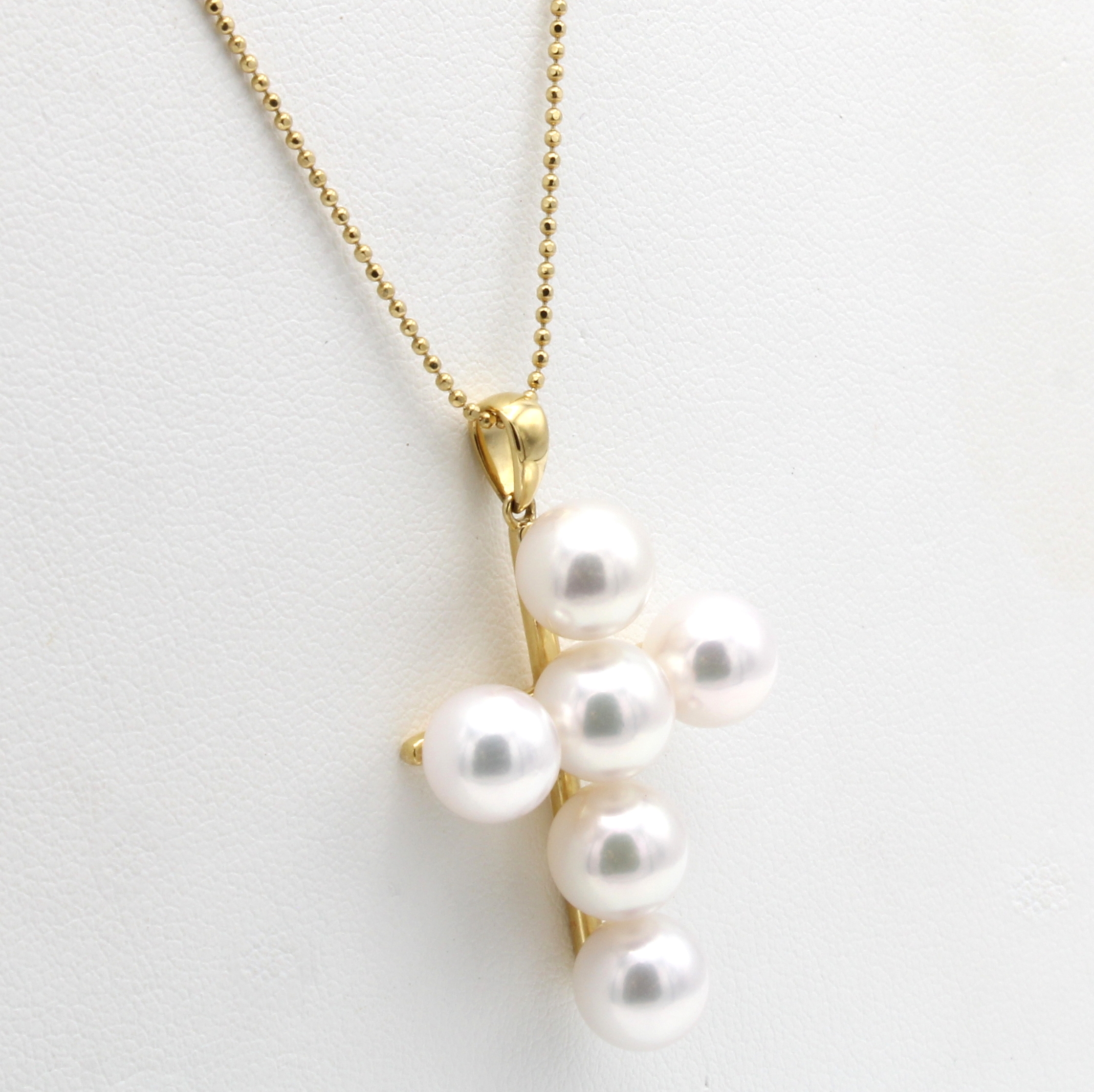 Image 26983924 - Kreuzanhänger mit Akoyazuchtperlen an Kugel- kettchen, GG 750/000, runde, weiße ...