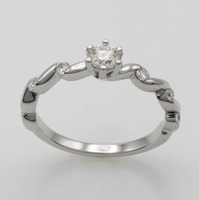 26983952a - Ring mit Brillanten, WG 585/000, Mittelsteinca. 0.30 ct u. 6 Brill. zus. ca. 0.20 ct ...