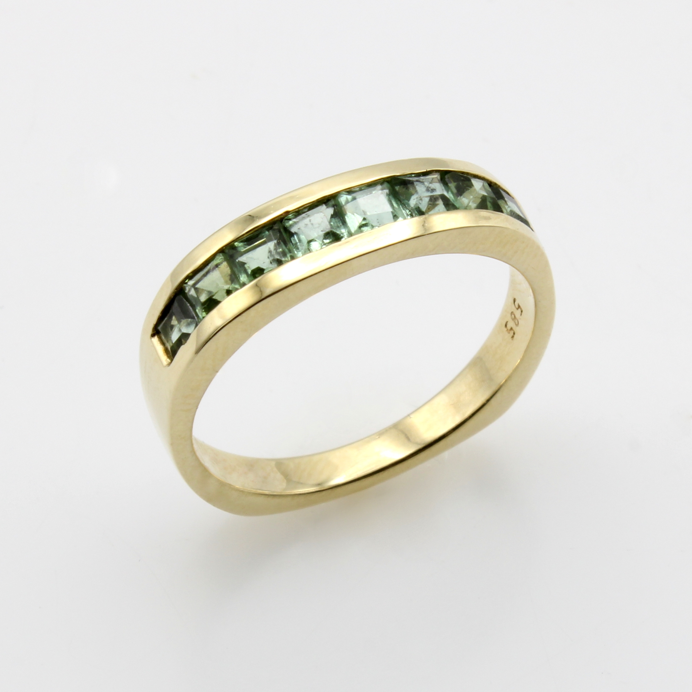 Image 26984191 - Ring mit Turmalinen, GG 585/000, Turmalin- carrees zus. ca. 1.3 ct, RW ca, 56