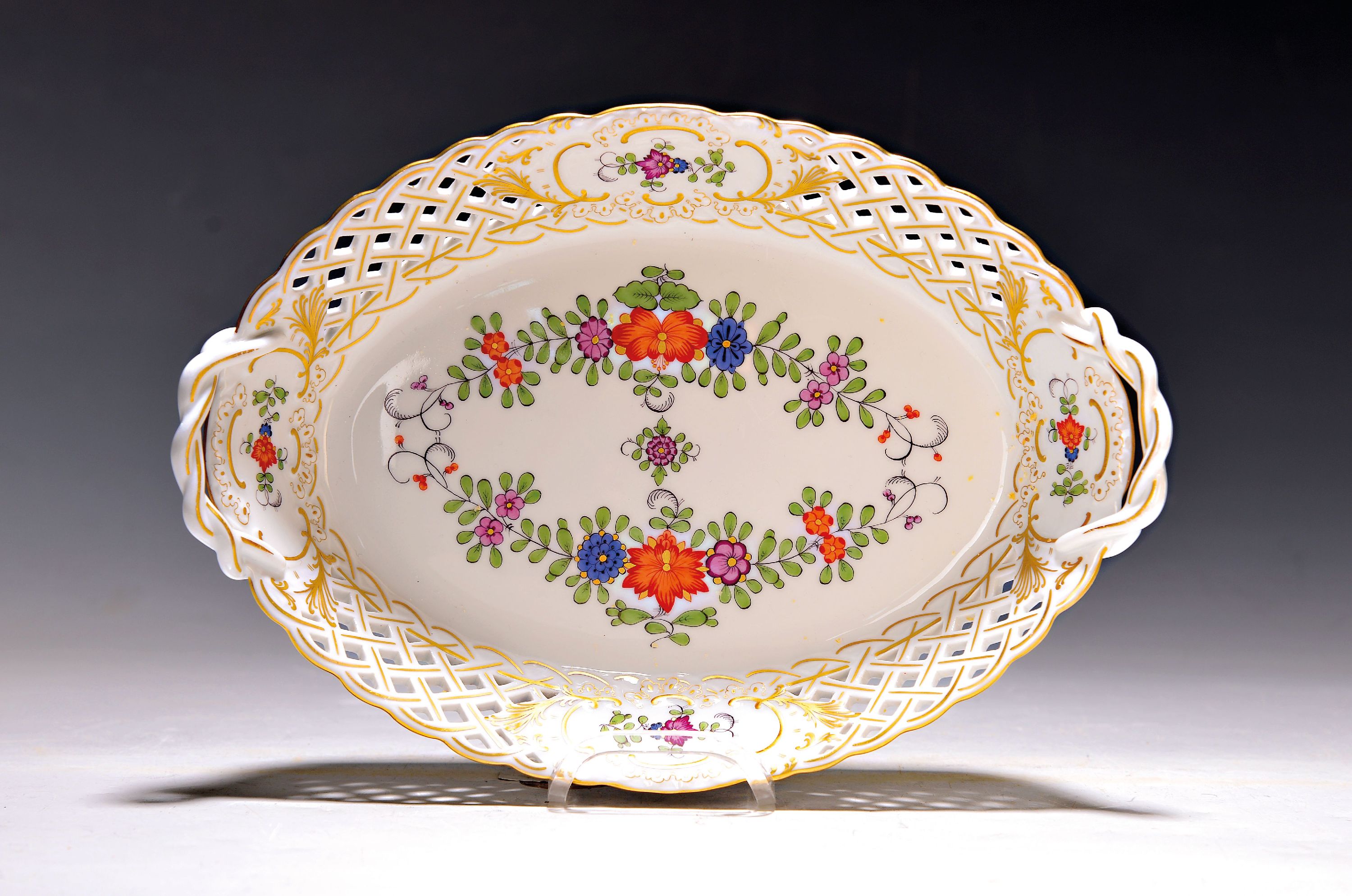 Image 26984225 - Anbietschale, Meissen, 1970er Jahre, 1. Wahl, Rand in Durchbrucharbeit, Goldstaffage, ...