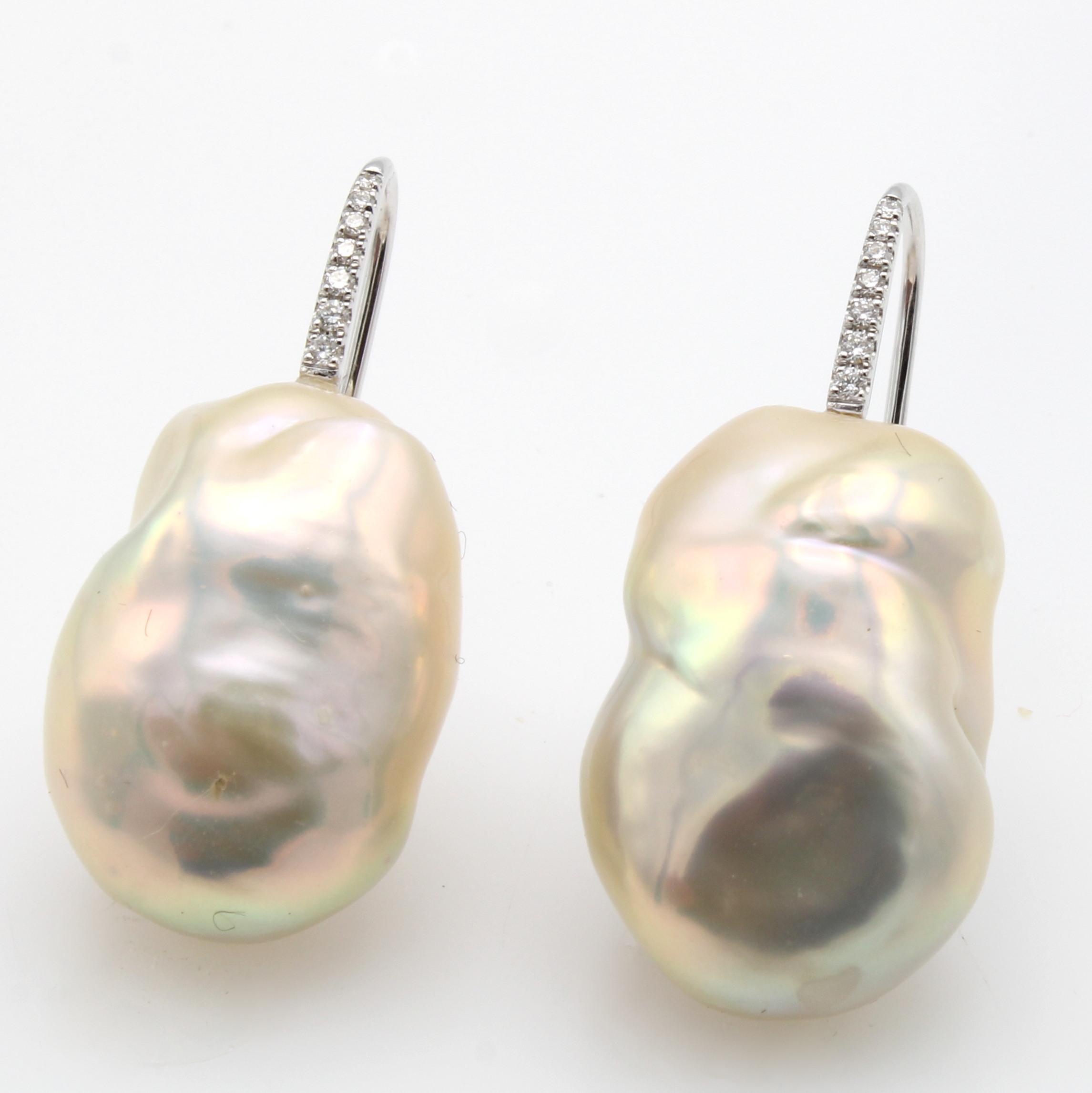 Image 26984228 - Paar Ohrgehänge mit Keshiperlen und Brillanten, WG 750/000, Brill. zus. ca. 0.12 ct ...