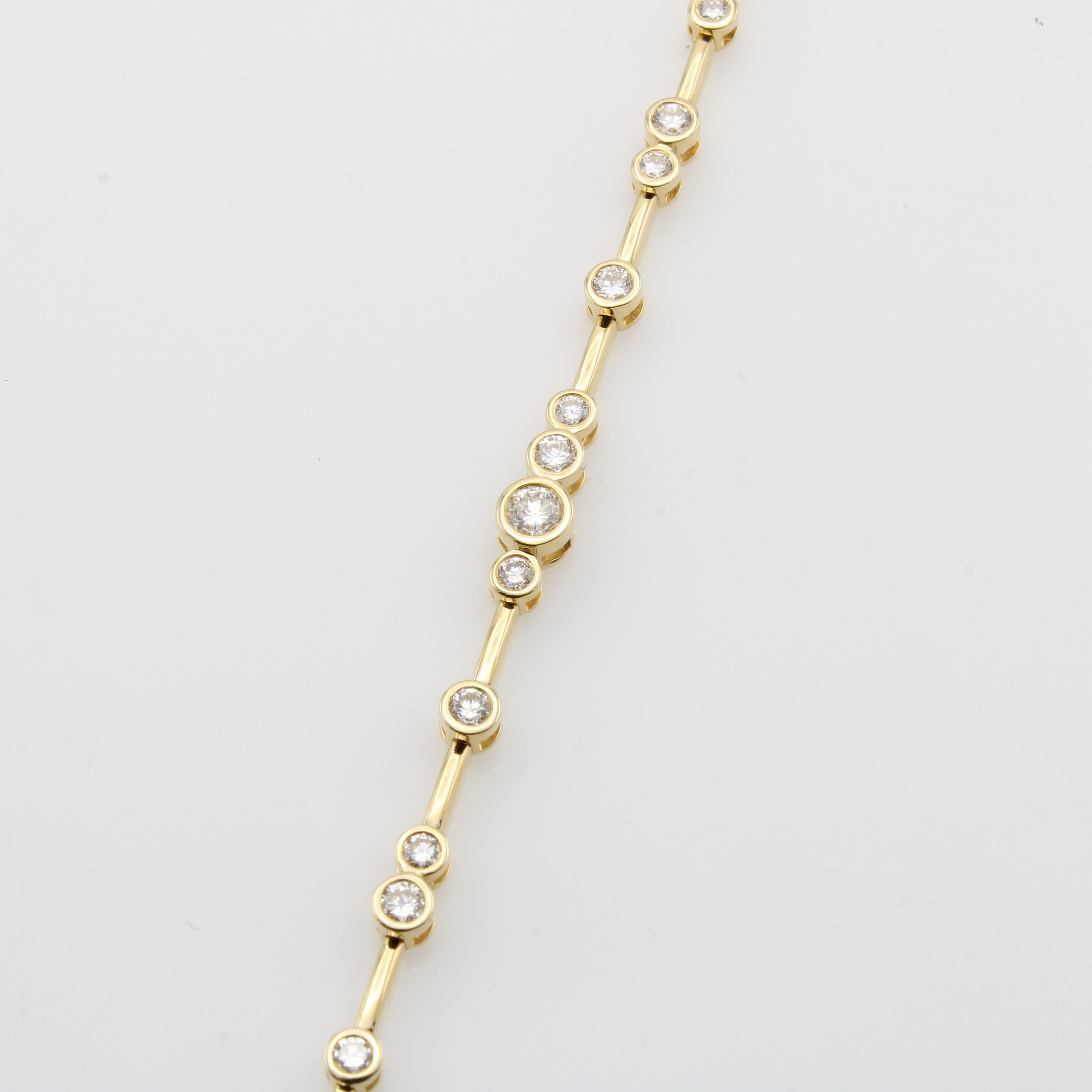 Image 26984264 - Gliederarmband mit Brillanten, GG 750/000, Brill. in Zargenfassungen zus. ca. 1.59 ct ...