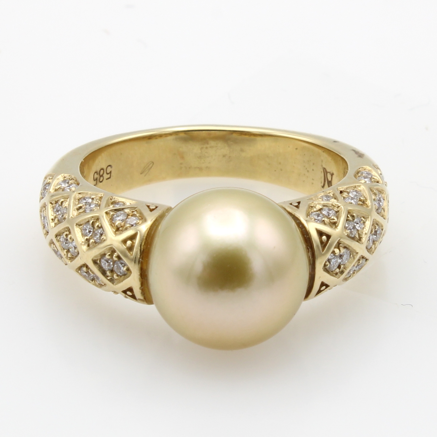 Image 26984270 - Ring mit Südseezuchtperle und Brillanten, GG585/000, 68 Brill. zus. ca. 0.33 ct ...