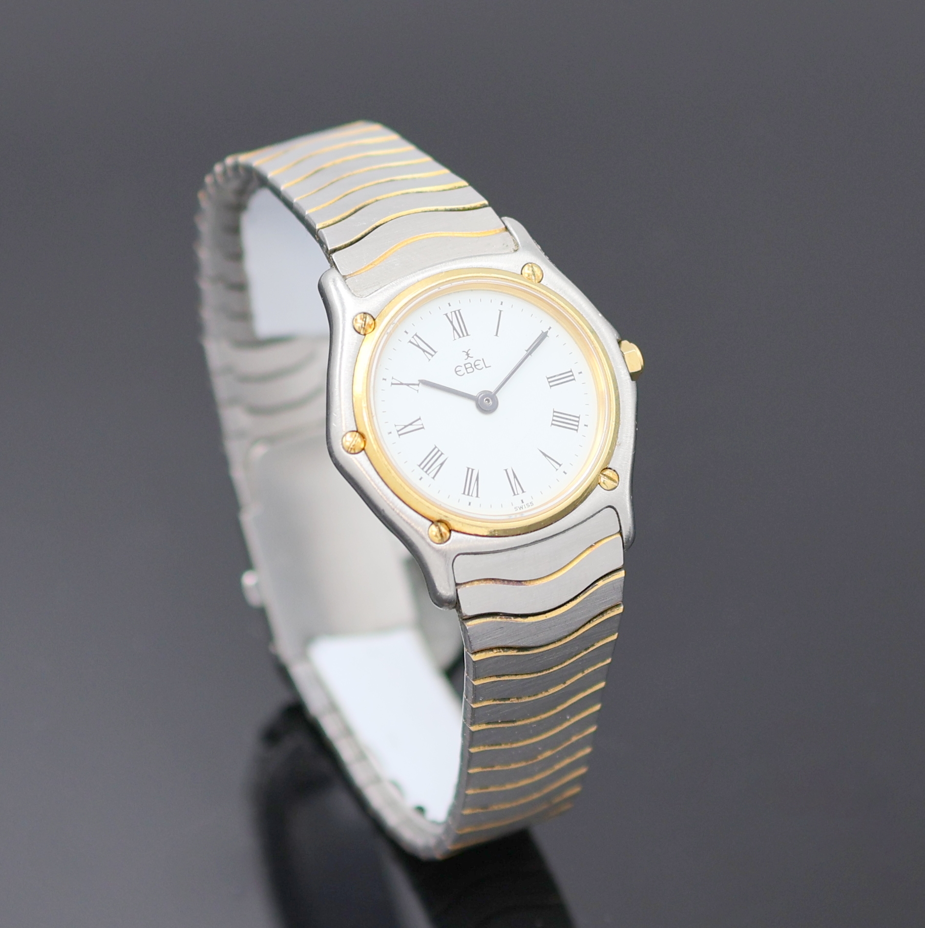Detail b: EBEL Damenarmbanduhr, Schweiz um 1990, Edelstahl/Gold kombiniert inkl. Wellengliederband m. Kastenschloß, quarz, Lünette gegen Geh. 5-fach ...