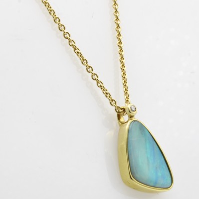 26984244a - Anhänger mit Boulderopal und Brillant an Kette, GG 585/000, dreieck. Boulderopal in ...