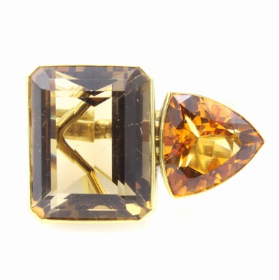 26984252a - Ring mit Citrin und Rauchquarz, GG 585/000, achteck. Rauchquarz ca. 34.5 ct, ...
