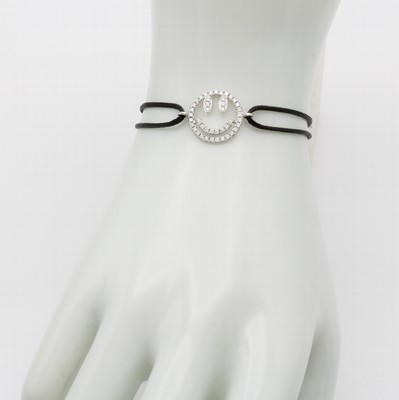 26984290a - Stoffarmband ´Smiley´ mit Brillanten, WG 750/000, Brill. zus. ca. 0.35 ct feines ...