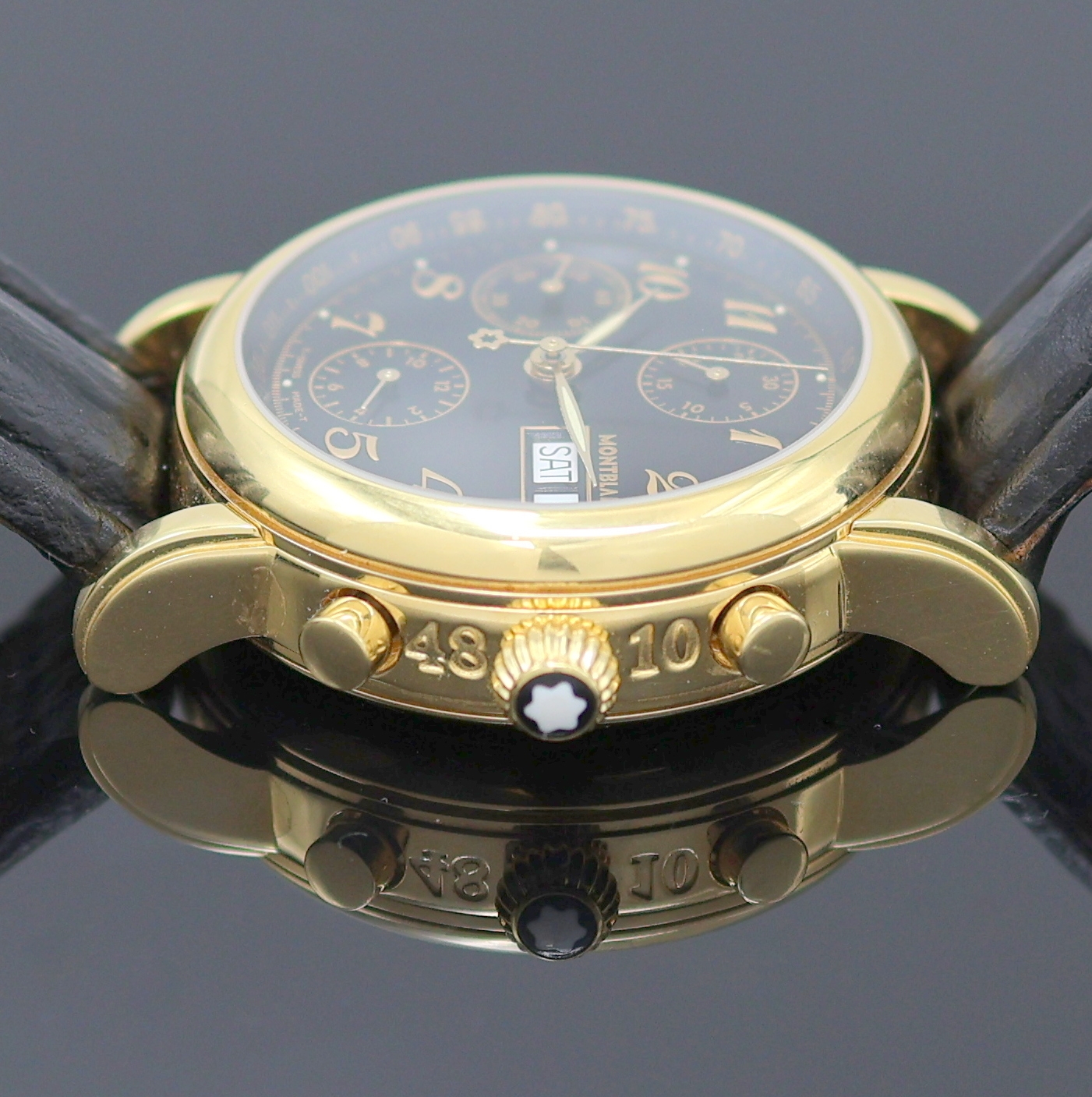 Detail d: MONTBLANC Meisterstück vergoldeter Armbandchronograph, Schweiz um 1995, Automatik, beids. vergl., neutr. Lederband m. orig. Dornschl., Boden ...