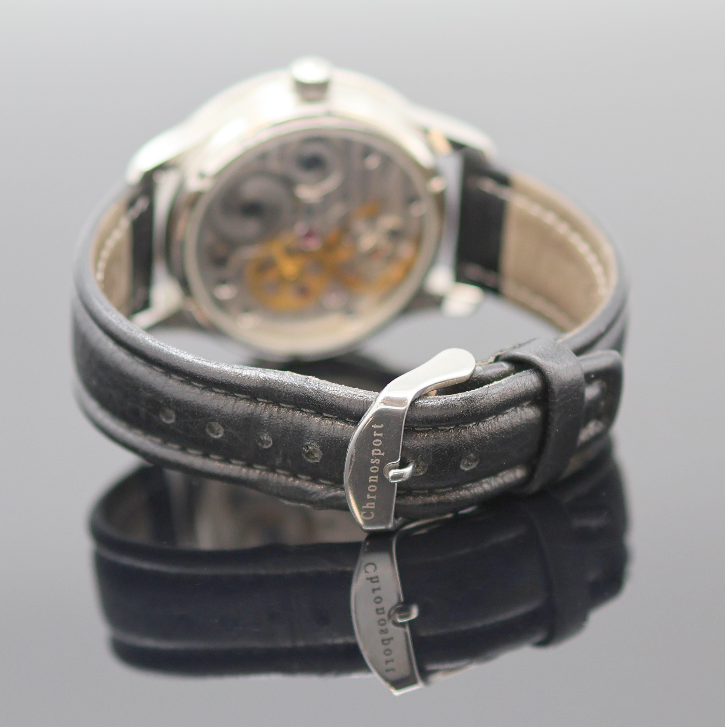 Detail c: CHRONOSPORT Herrenarmbanduhr Referenz C031-HS, Schweiz um 2005, Handaufzug, beids. vergl. Edelstahlgeh., Boden verschr., orig. Lederband m. ...