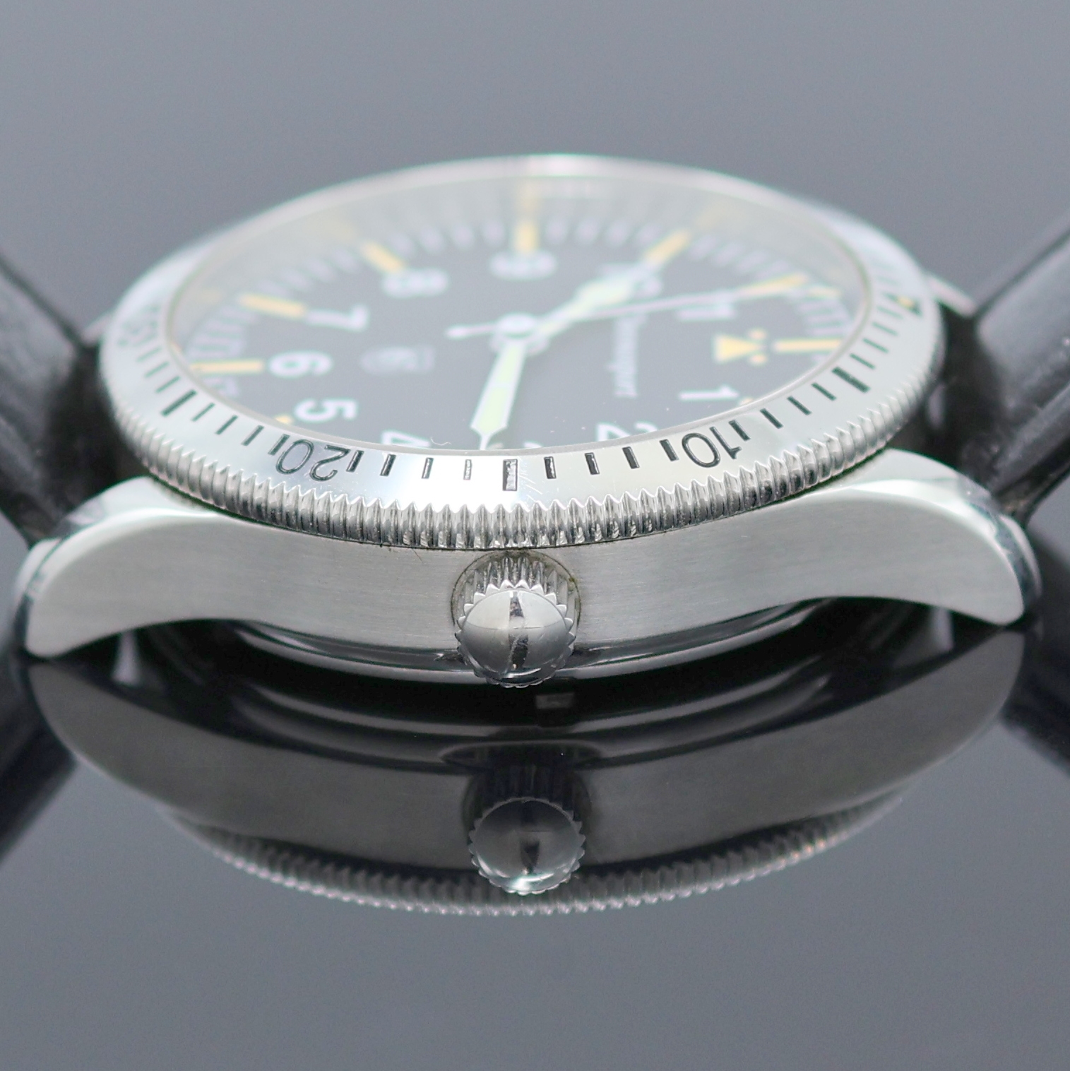 Detail d: CHRONOSPORT Herrenarmbanduhr Referenz C031-HS, Schweiz um 2005, Handaufzug, beids. vergl. Edelstahlgeh., Boden verschr., orig. Lederband m. ...