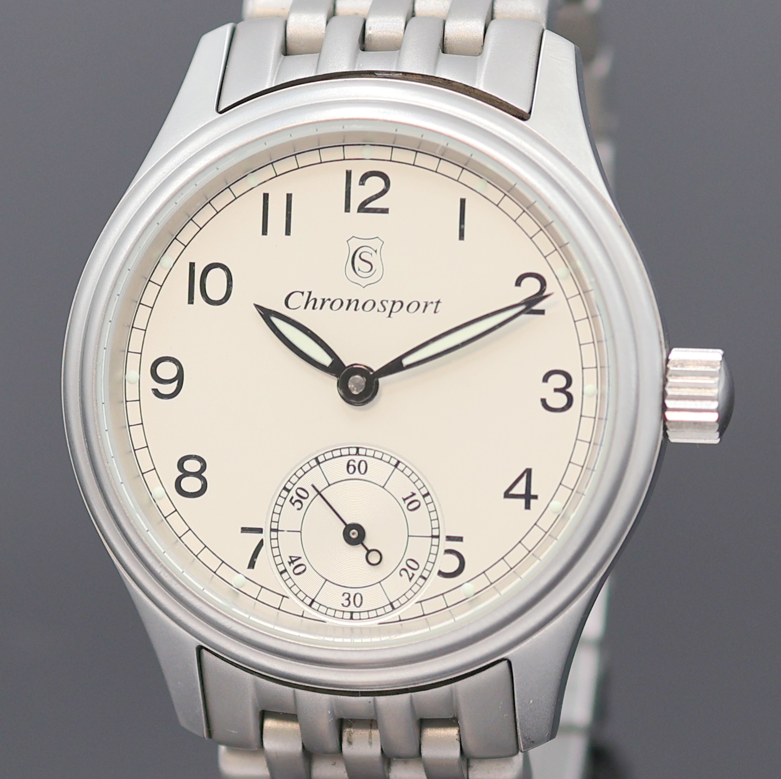 Detail a: CHRONOSPORT Herrenarmbanduhr in Stahl, Schweiz um 2005, Handaufzug, Boden verschr., matt. Geh., neutr. Stahlband m. dopp. Faltschl., silb. Zifferbl. ...