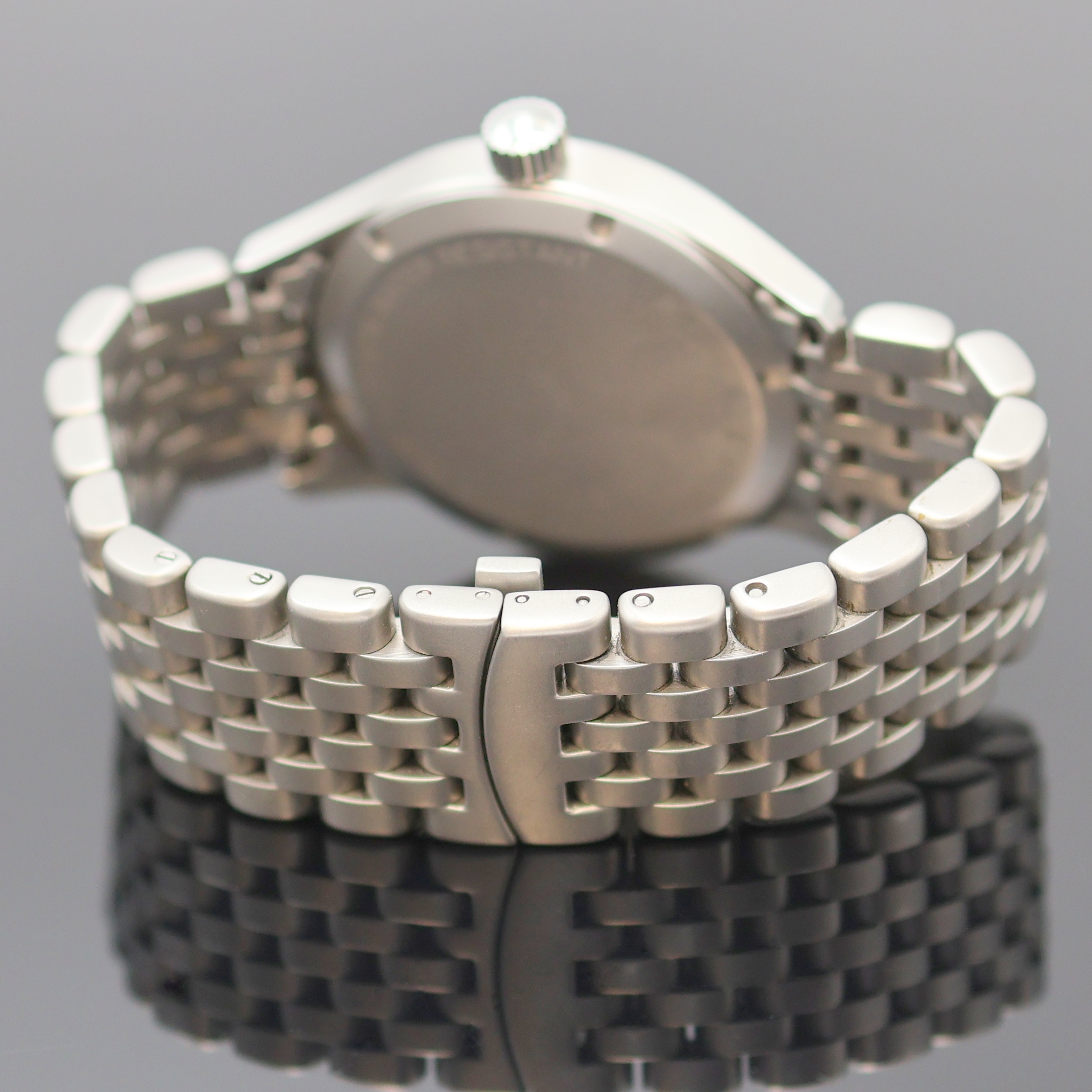 Detail c: CHRONOSPORT Herrenarmbanduhr in Stahl, Schweiz um 2005, Handaufzug, Boden verschr., matt. Geh., neutr. Stahlband m. dopp. Faltschl., silb. Zifferbl. ...