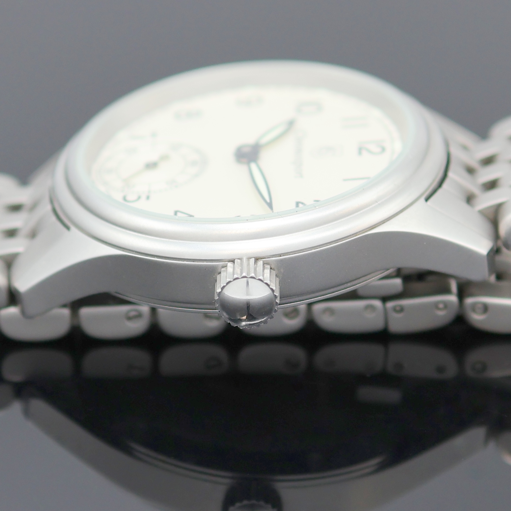 Detail d: CHRONOSPORT Herrenarmbanduhr in Stahl, Schweiz um 2005, Handaufzug, Boden verschr., matt. Geh., neutr. Stahlband m. dopp. Faltschl., silb. Zifferbl. ...