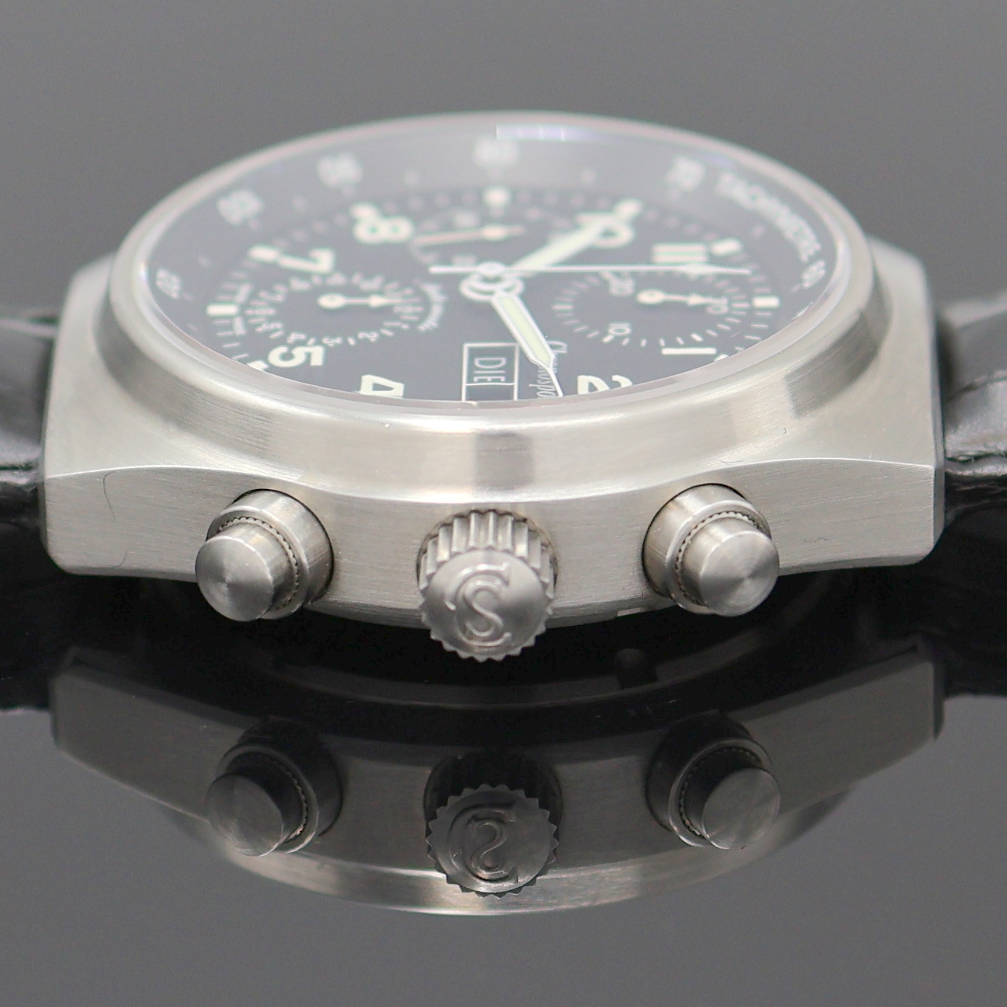Detail d: CHRONOSPORT Herrenchronograph in Stahl, Schweiz um 2005, Automatik, beids. vergl. Geh. matt., Boden u. Krone verschr., orig. Lederband m. Dornschl., ...