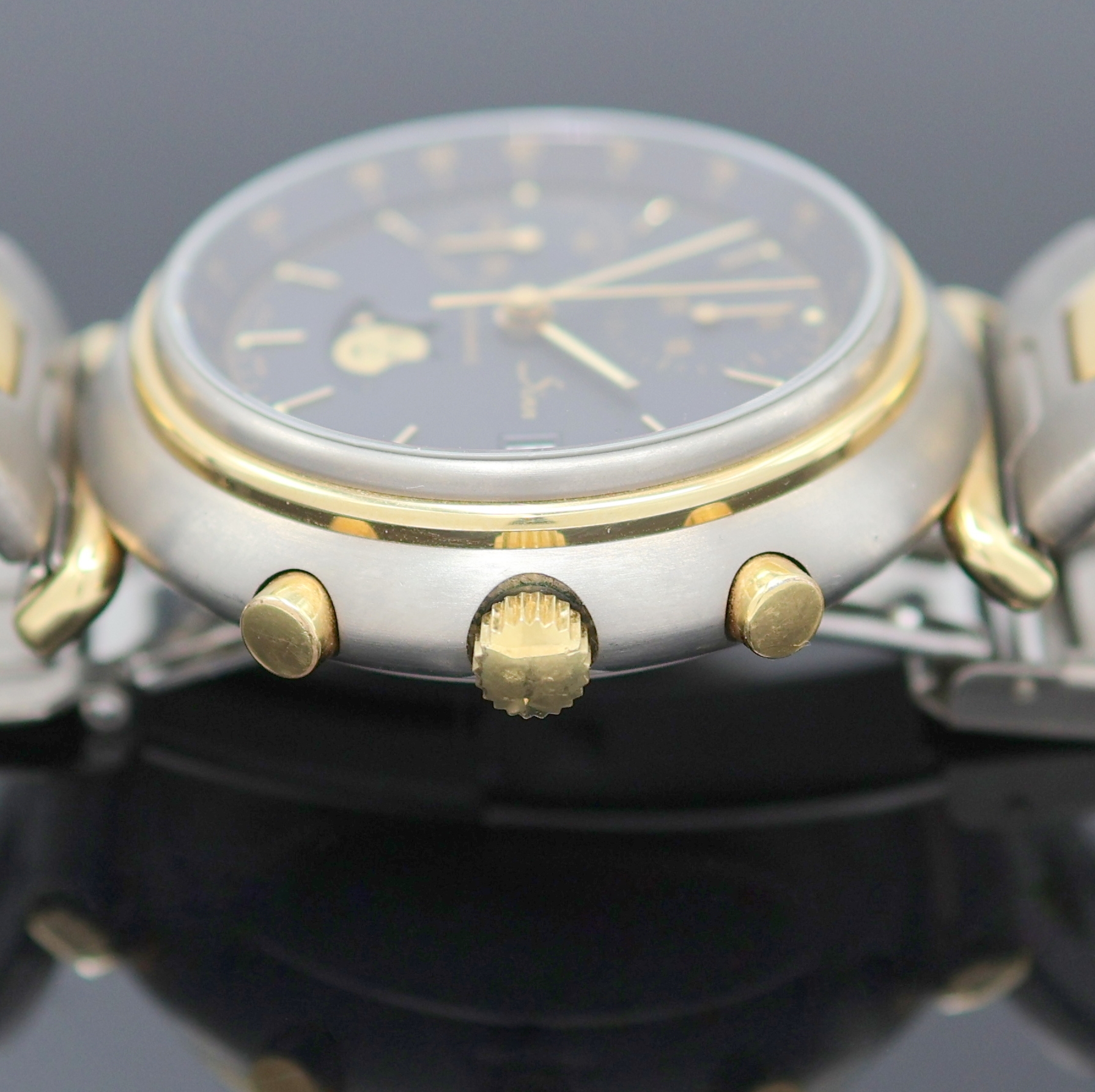Detail d: SINN Armbandchronograph mit Mondphase Referenz 247, Schweiz um 1980, Automatik, Titangeh. inkl. orig. Gliederband m. Faltschl., Boden gedr., ...