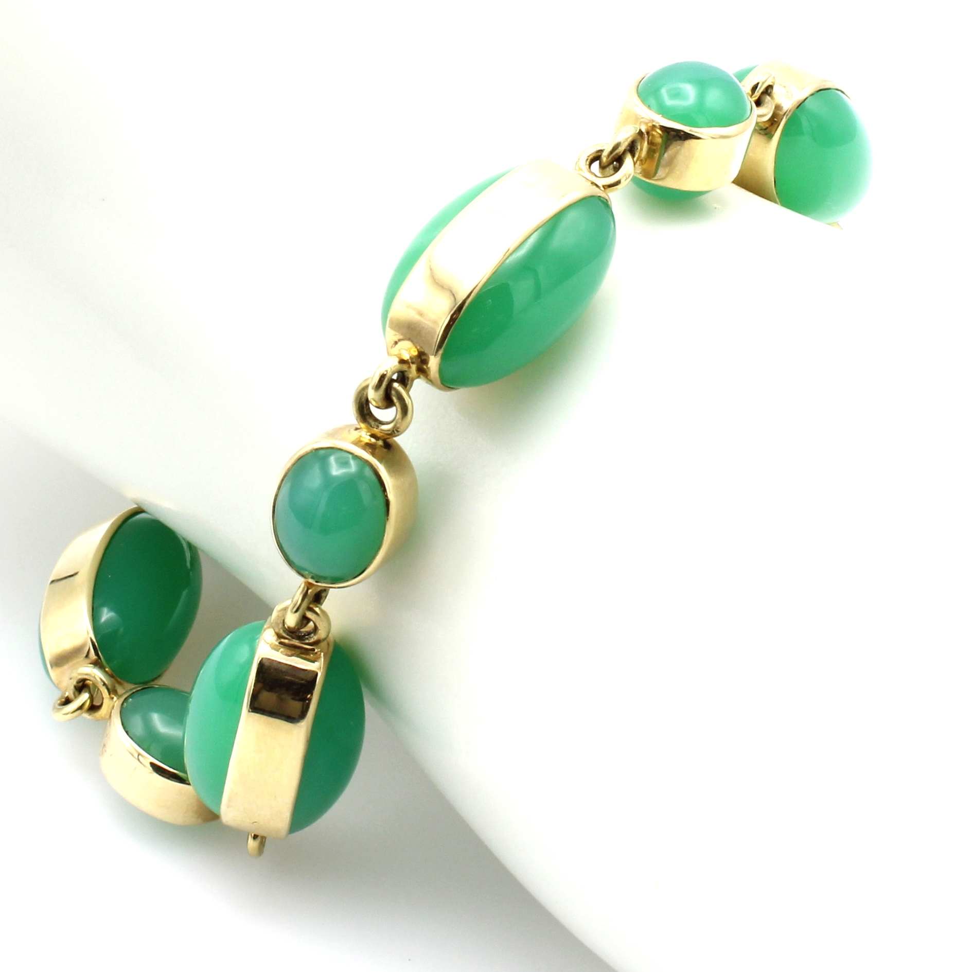 Image 26984367 - Armband mit Chrysoprasen, GG 585/000, ovale Chrysoprascabochons zus. ca. 90.2 ct, ...