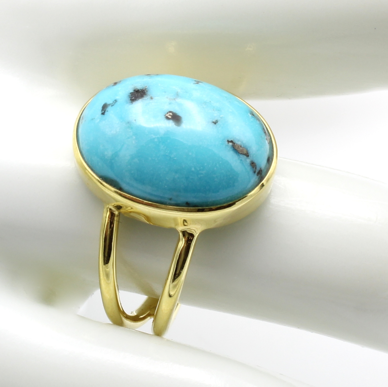 Image 26984382 - Ring mit Türkis, GG 585/000, geteilte Ringschiene, Türkiscabochon ca. 7.5 ct, RW ca.57 ...