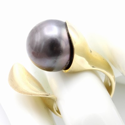 26984349b - Ring mit Tahitiperle, GG 585/000, offen gearb., z.T. matt., graue Perle v. l. ...