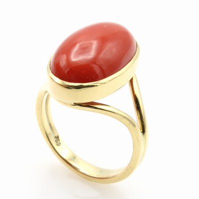 26984350a - Ring mit Koralle, GG 750/000, geteilte Ringschiene, Koralle in glatter, schmaler Fassung ...