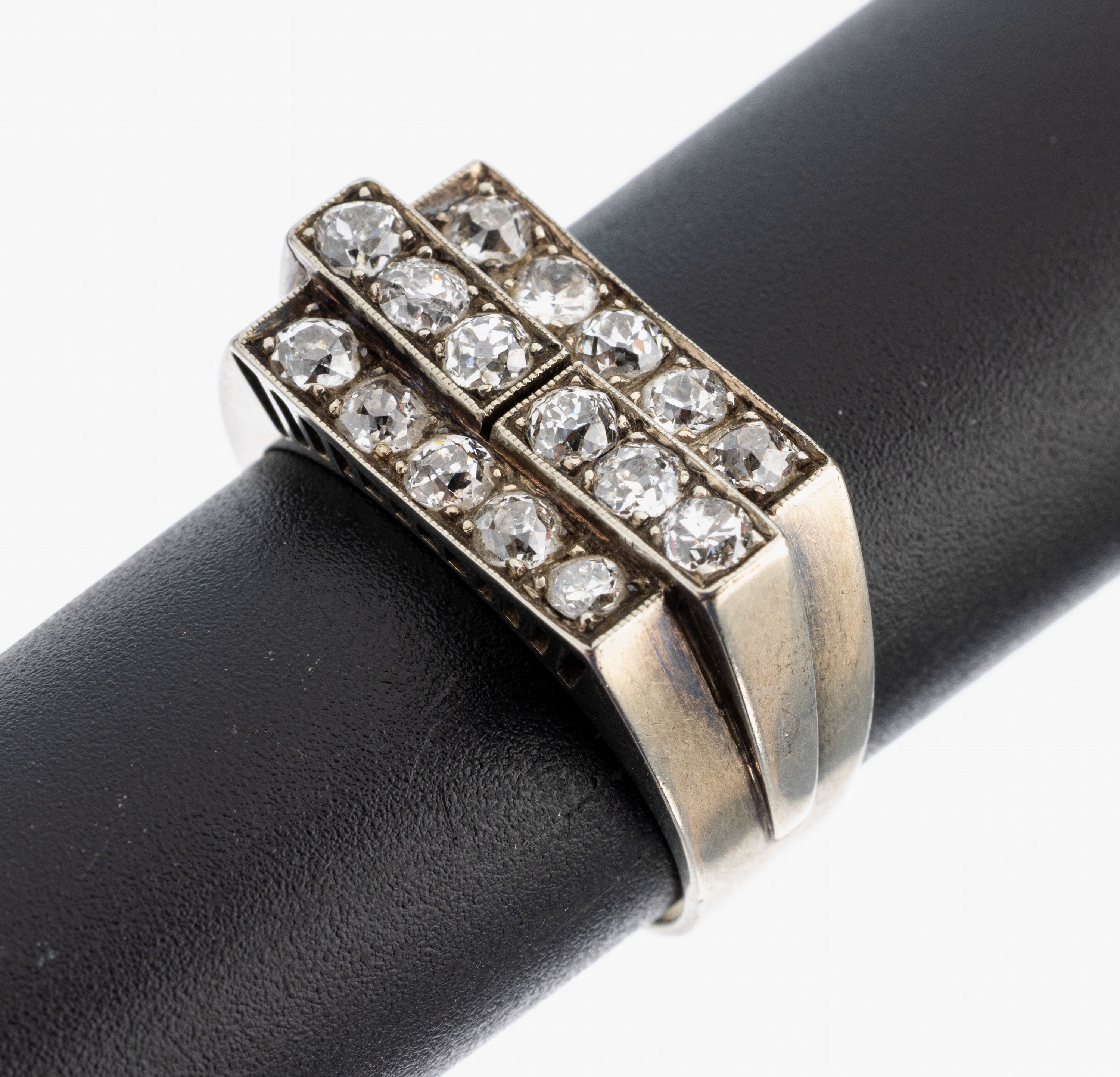 14 kt Gold Diamant-Ring, WG 585/000, in 2 Ebenen aufgebaut, 16 Altschliffdiamanten zus. ca. 1.60 ct Weiß-l.get.Weiß/si, Millegriffverz., RW 61, ...